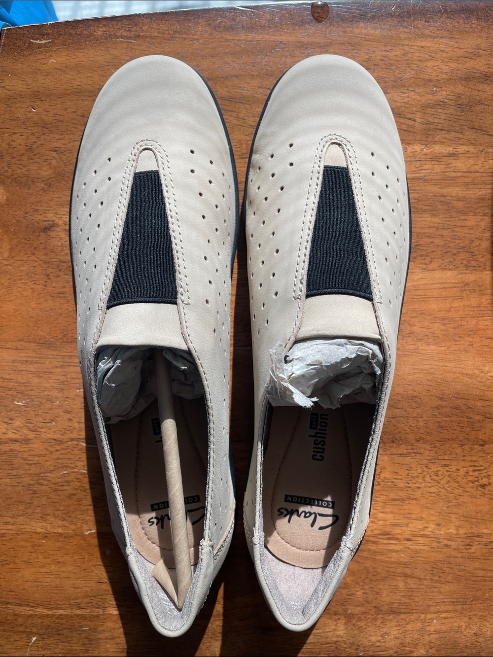 Clarks Medora Gemma  Slip-On Loafers in Light Sand with Black Elastic